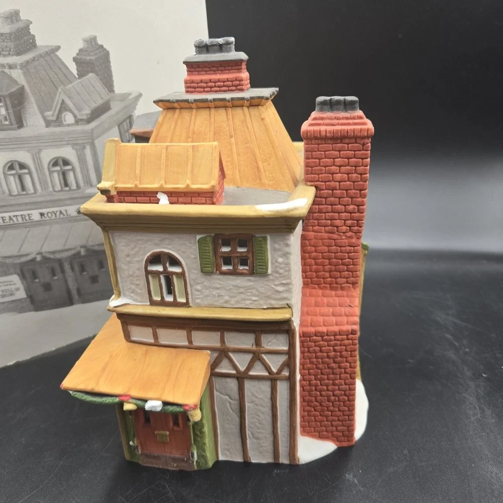 Department 56 The Dickens Village Series Theatre Royal with Box No Light theater